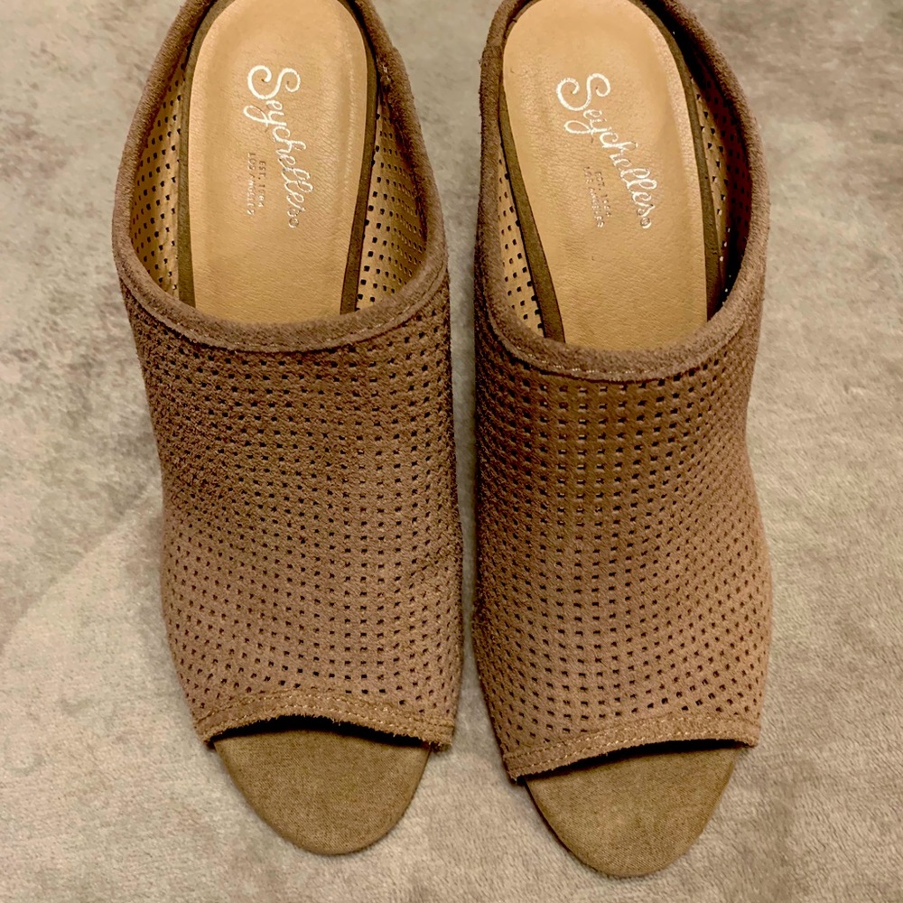NWOT Womens Seychelles wedges 7.5